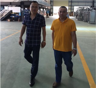 海南某藥業(yè)公司來(lái)秋立參觀(guān)考察